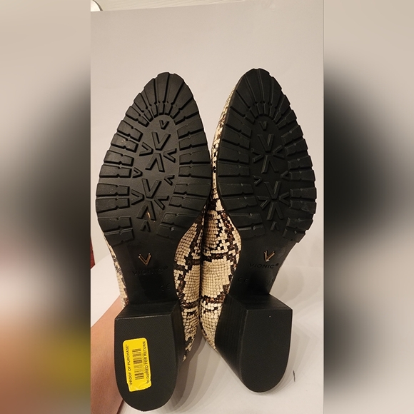 Vionic Women's Belmont Bootie In Ivory Multi Snake Leather Print Size 9.5 - Picture 12 of 13